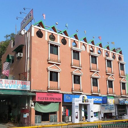 Hotel Silver Springs Ахмедабад Екстериор снимка